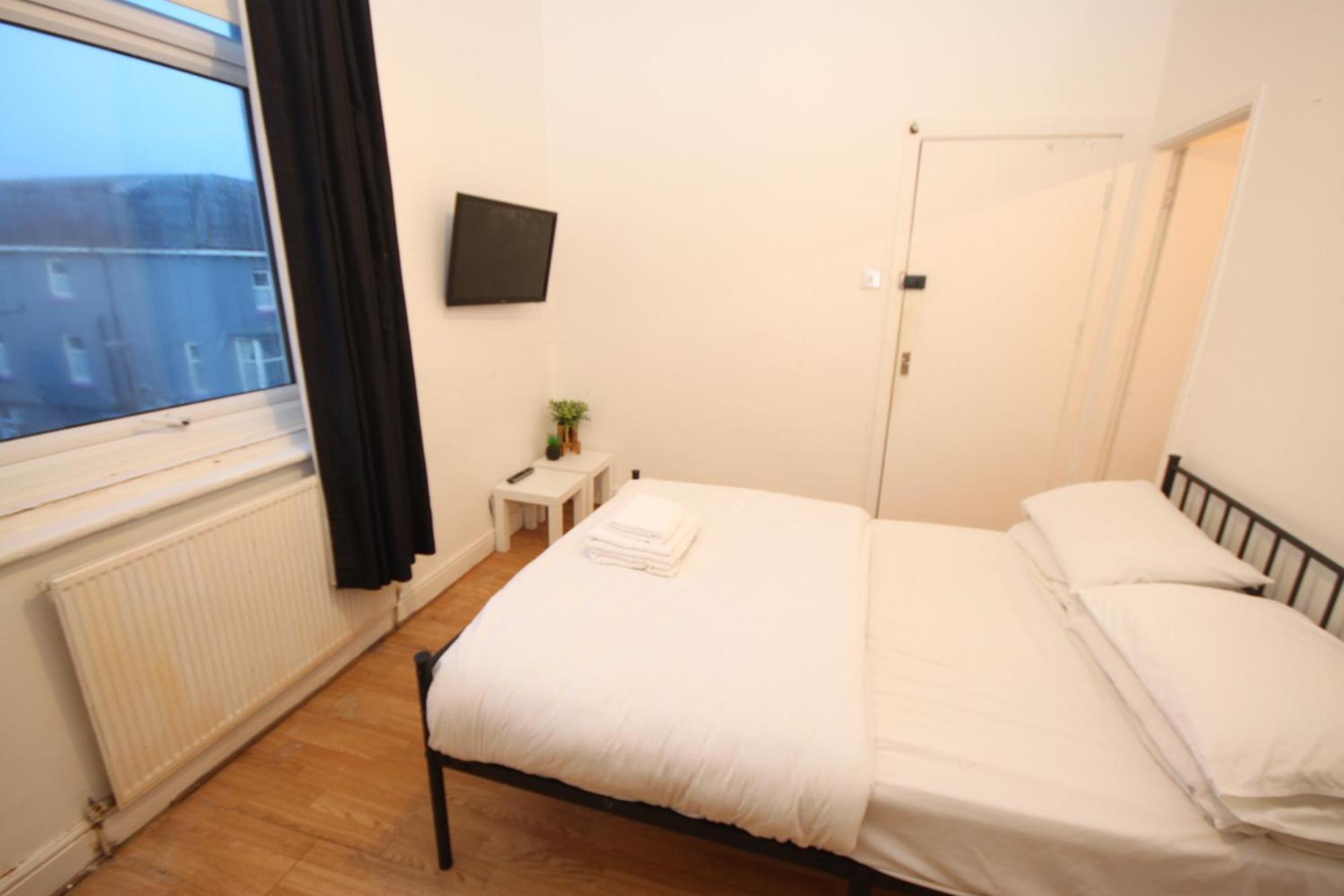 Barton Seaview, Self Catering Studio Apartments, Promenade & Central Beach Location, Families, Couples Or 23 Years Plus Only, Free Parking Blackpool Pokoj fotografie