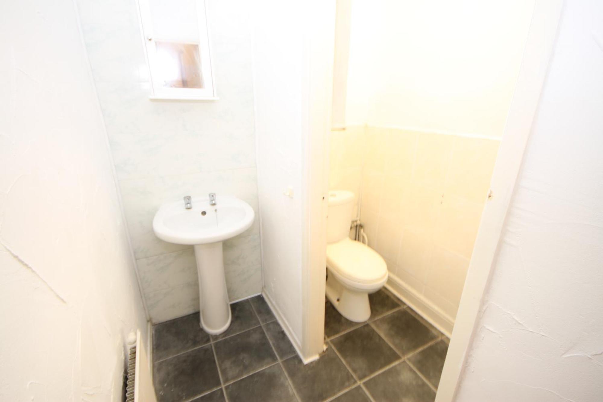 Barton Seaview, Self Catering Studio Apartments, Promenade & Central Beach Location, Families, Couples Or 23 Years Plus Only, Free Parking Blackpool Pokoj fotografie
