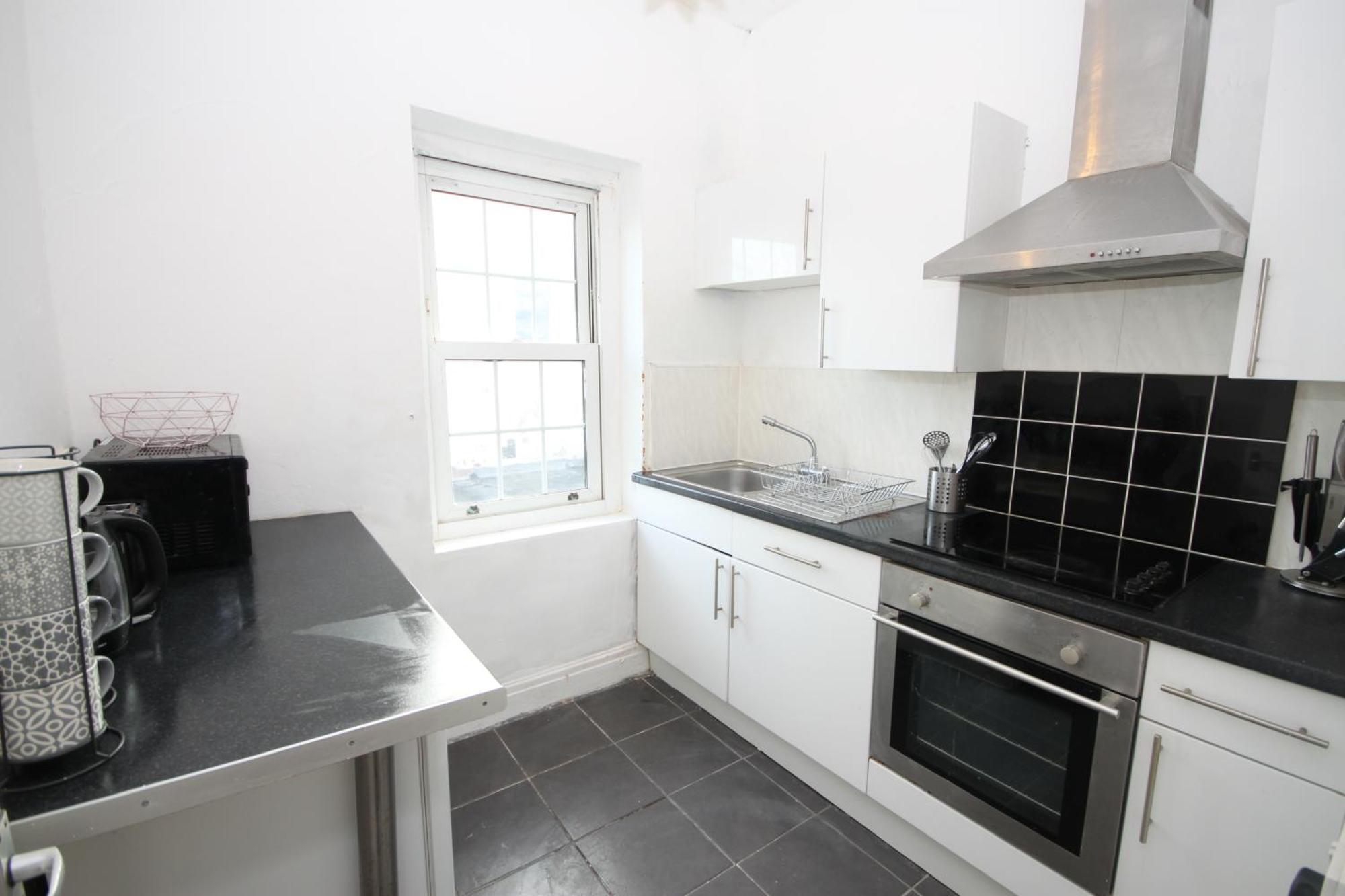 Barton Seaview, Self Catering Studio Apartments, Promenade & Central Beach Location, Families, Couples Or 23 Years Plus Only, Free Parking Blackpool Exteriér fotografie