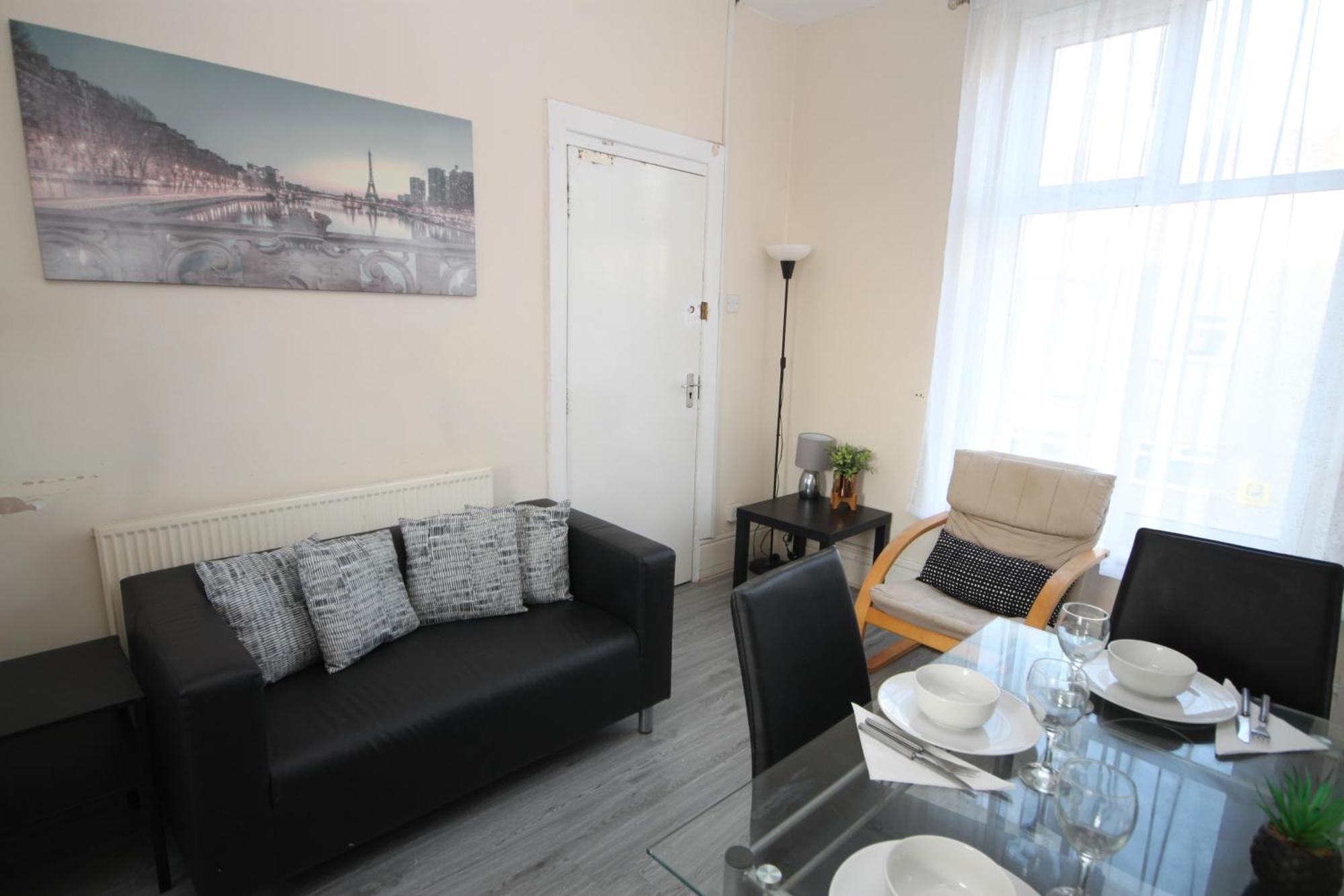 Barton Seaview, Self Catering Studio Apartments, Promenade & Central Beach Location, Families, Couples Or 23 Years Plus Only, Free Parking Blackpool Exteriér fotografie