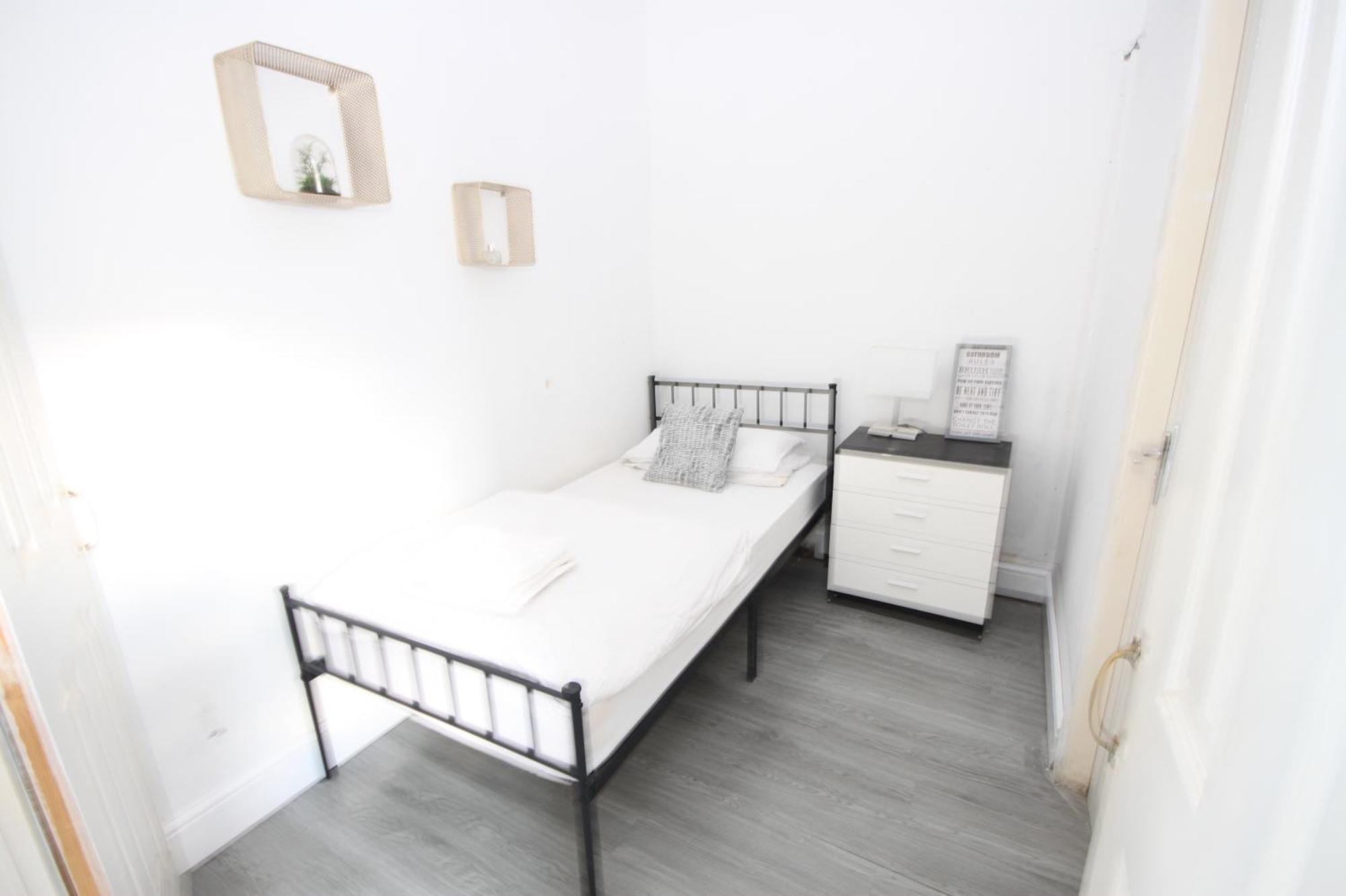 Barton Seaview, Self Catering Studio Apartments, Promenade & Central Beach Location, Families, Couples Or 23 Years Plus Only, Free Parking Blackpool Pokoj fotografie